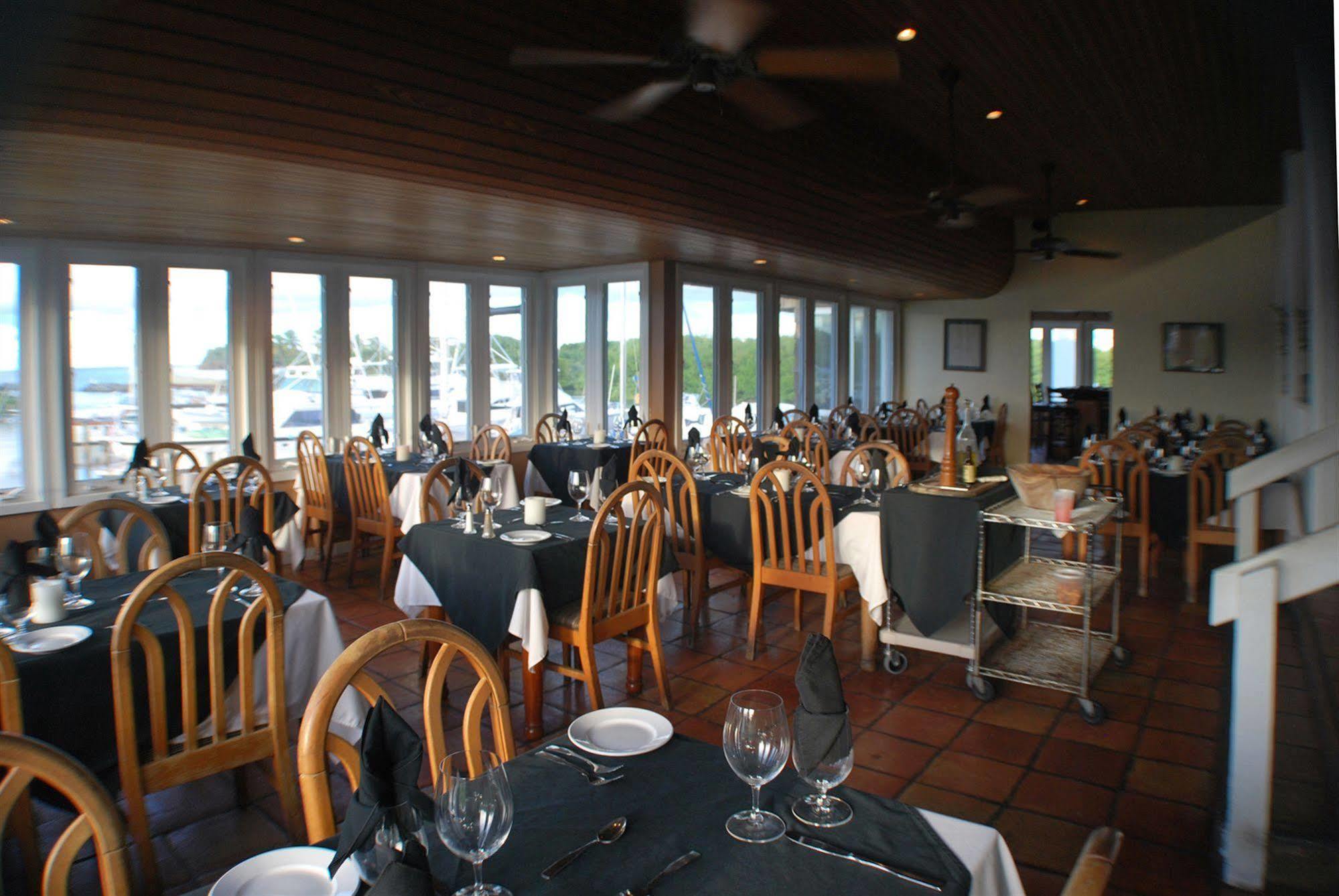 Tamarind Reef Resort Spa & Marina Кристіанстед Екстер'єр фото